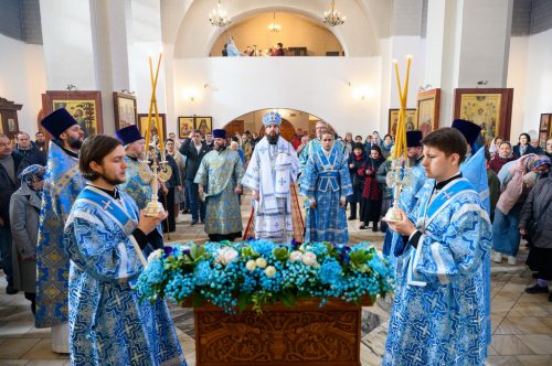 Митрополит Арсений совершил Божественную литургию в храме Торжества Православия в Алтуфьево