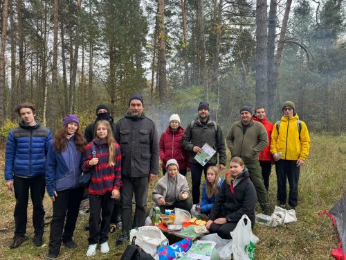 Молодежь храма Покрова Пресвятой Богородицы в Медведкове приняла участие в гонке на туристическое ориентирование 