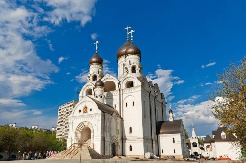 В храме преподобного Серафима Саровского в Раеве состоится молодежная архиерейская Литургия