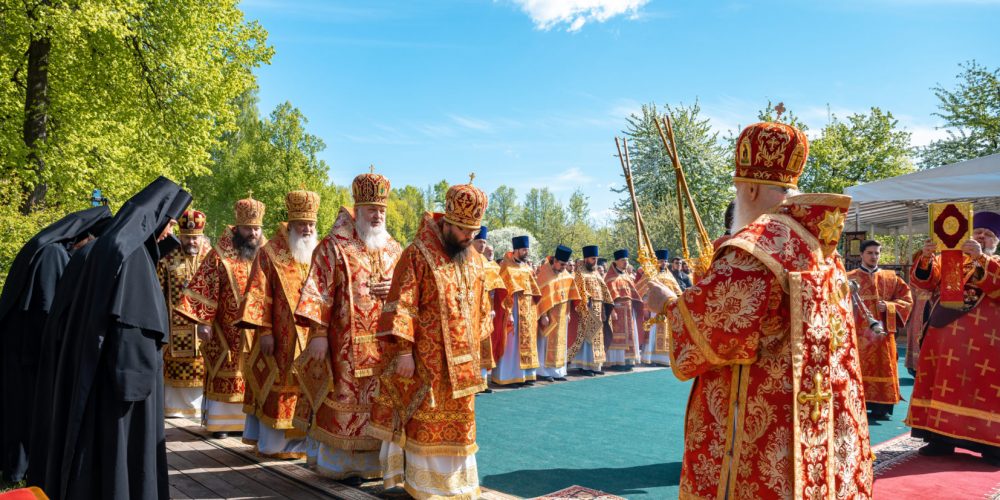 В праздник Собора новомучеников, в Бутове пострадавших, архиепископ Егорьевский Матфей сослужил Патриаршему наместнику Московской митрополии на Бутовском полигоне