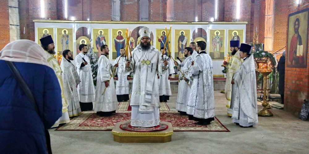 Архиерейское Богослужение в праздник Рождества Христова в строящемся храме Успения Божией Матери в Останкино