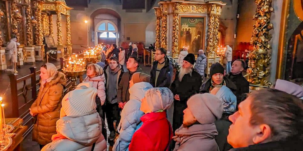 Представители воскресной школы и «Семейного клуба» храма святых мучеников Адриана и Наталии в Бабушкине совершили паломничество в Донской монастырь