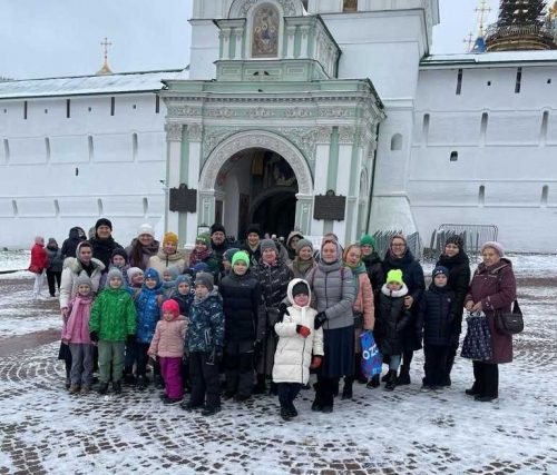 Поездка воспитанников воскресной школы храма Собора Московских святых в Бибиреве в Троице-Сергиеву Лавру