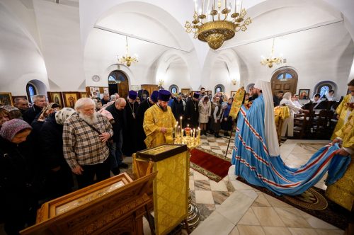 Митрополит Арсений совершил Божественную литургию в храме святого благоверного князя Димитрия Донского в Раеве