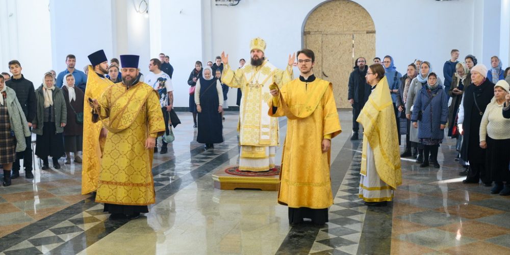 Митрополит Арсений совершил Божественную литургию в храме Успения Пресвятой Богородицы в Останкино