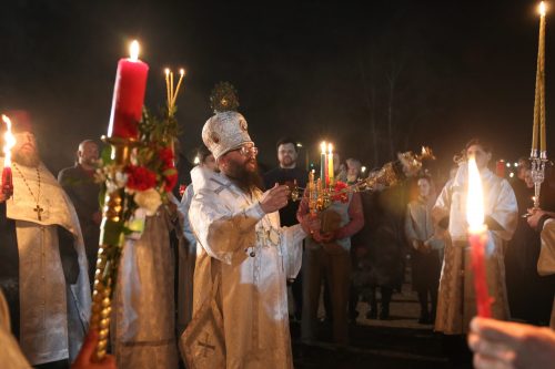 В Светлое Христово Воскресение в строящемся храме Успения Божией Матери в Останкино состоялись первые Богослужения