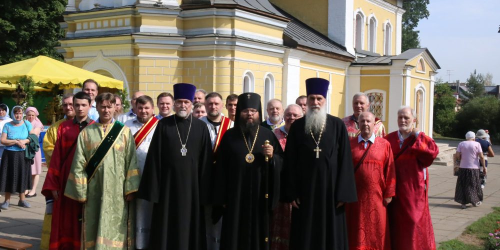 Престольный праздник в храме Успения Божией Матери в Архангельском-Тюрикове