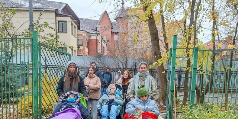 Подростки «Семейного клуба» при храме святых мучеников Адриана и Наталии в Бабушкине приняли участие в проекте «Сопричастие» 