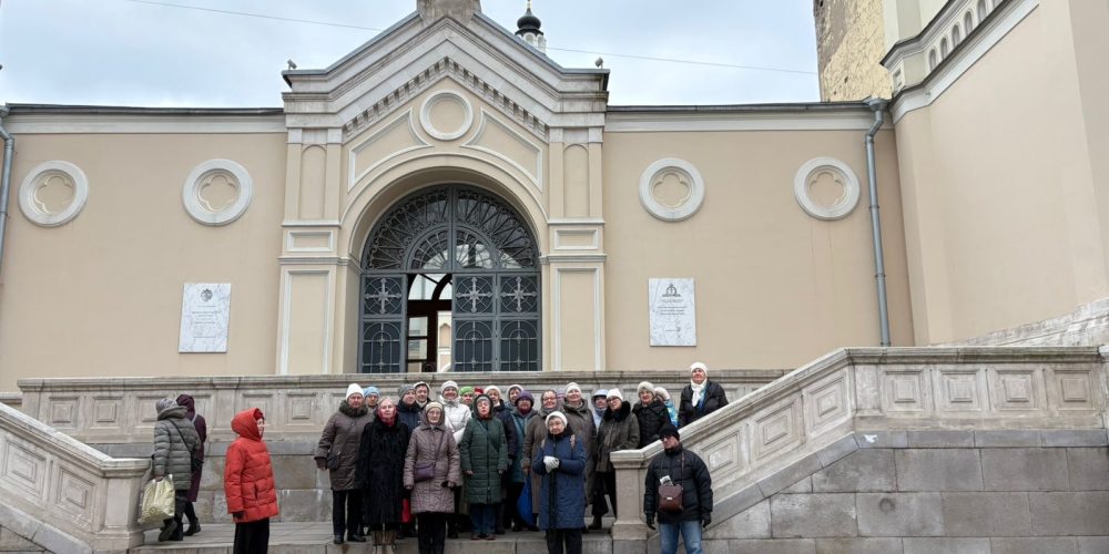 Прихожане храмов Живоначальной Троицы на Пятницком кладбище и Благовещения Пресвятой Богородицы в Раево посетили Иоанно-Предтеченский женский монастырь