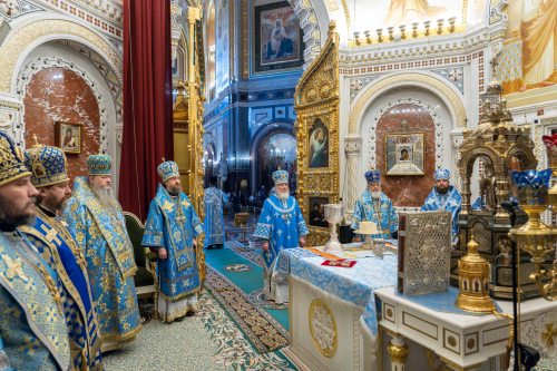 В праздник Сретения Господня митрополит Арсений сослужил Святейшему Патриарху Кириллу за Литургией в Храме Христа Спасителя