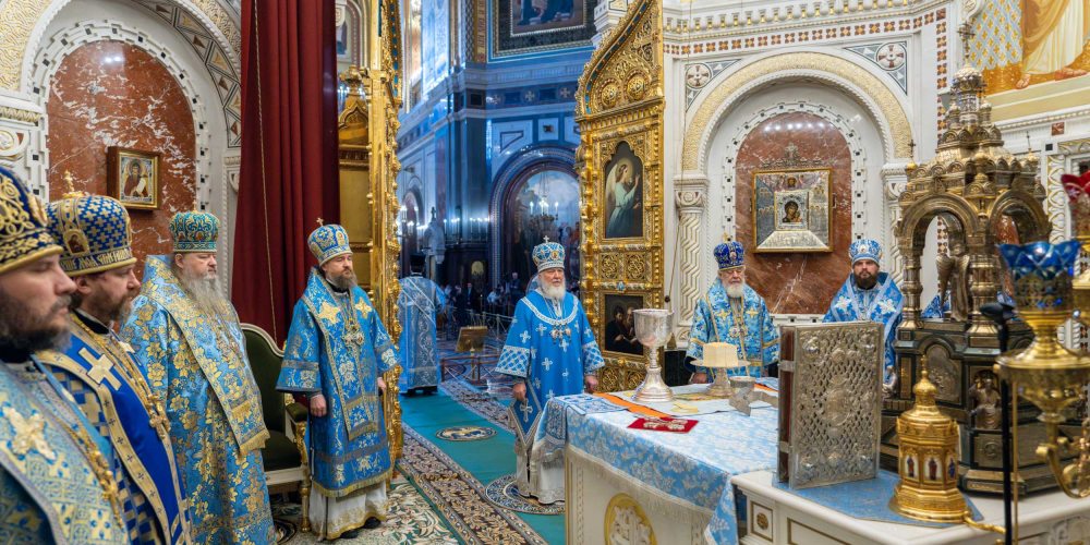 В праздник Сретения Господня митрополит Арсений сослужил Святейшему Патриарху Кириллу за Литургией в Храме Христа Спасителя