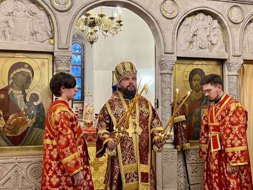 Митрополит Арсений совершил Божественную литургию в храме священномученика Владимира, митрополита Киевского, в Свиблово