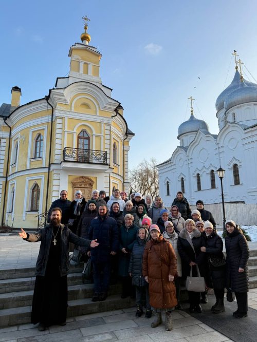 Прихожане храма Храм Положение Ризы Пресвятой Богородицы во Влахерне, что в Леонове совершили паломничество в Хотьково и окрестности Сергиев Посада