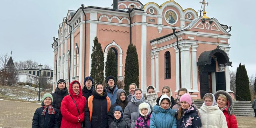 Детский клиросный хор храма Владимирской иконы Божией Матери в Виноградове совершил паломничество по Подмосковью и Рязани