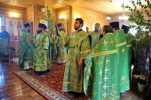 Архиерейское богослужение в храме святой блаженной Ксении Петербургской на Березовой аллее