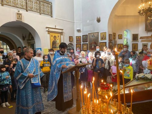 Молодежь храма иконы Божией Матери «Живоносный Источник» в Бибиреве провела «День знаний» для детей