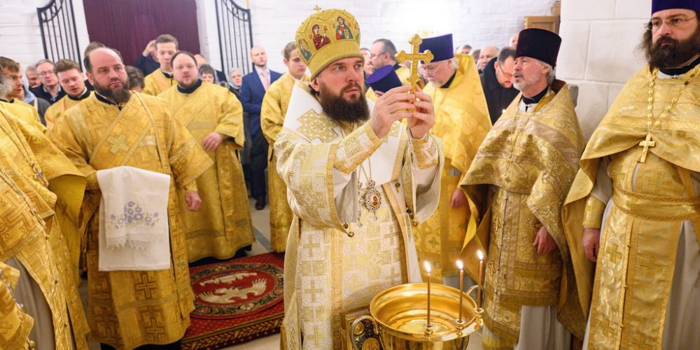 Чин малого освящения нижнего храма во имя святителя Тихона, Патриарха Московского и всея России, совершил митрополит Арсений