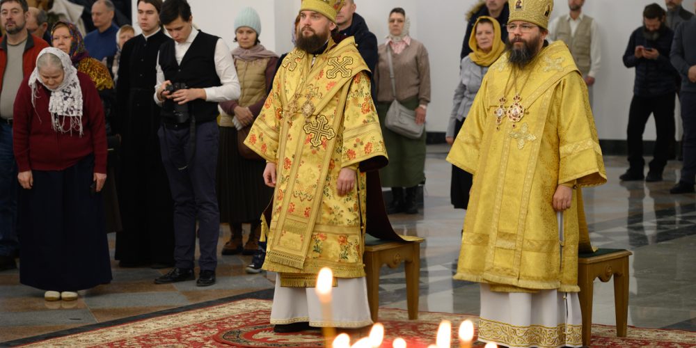 Митрополит Арсений совершил Божественную литургию в храме Успения Пресвятой Богородицы в Останкино