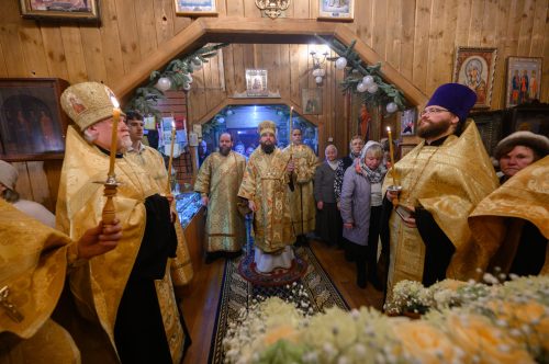 Митрополит Арсений возглавил всенощное бдение в храме святителя Николая Чудотворца в Отрадном