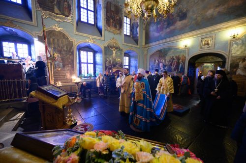 Митрополит Арсений совершил Божественную литургию в храме святителя Николая Чудотворца, Патриаршего подворья храмов Николо-Перервинского монастыря