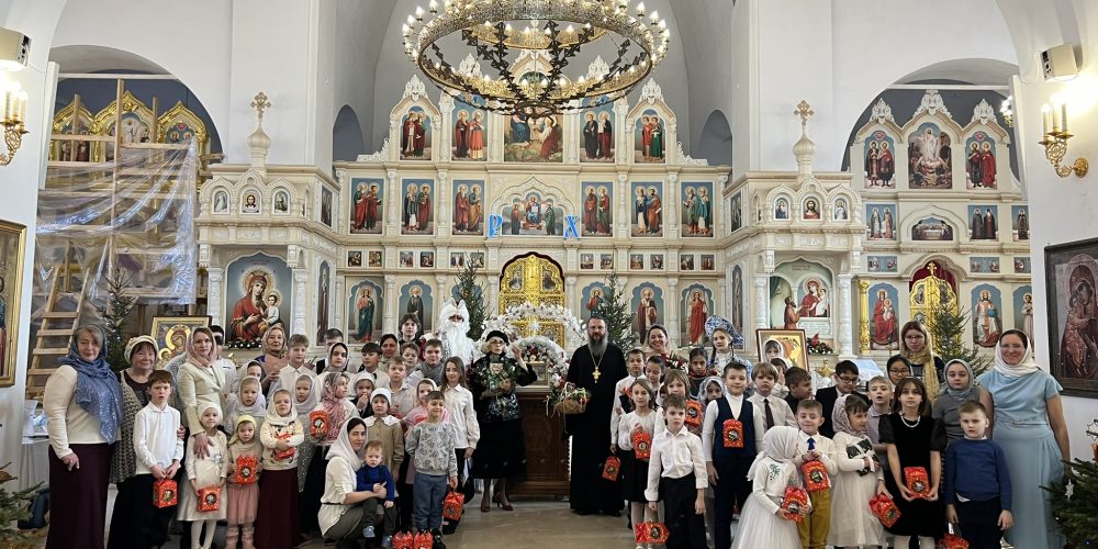 Рождественский праздник для детей в храме Живоначальной Троицы при бывшем приюте Бахрушиных