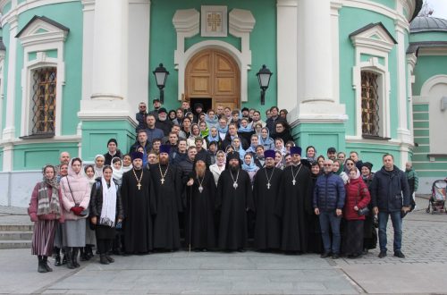 Архиепископ Егорьевский Матфей возглавил паломничество молодежи Северо-Восточного и Юго-Восточного викариатства в Введенский ставропигиальный монастырь