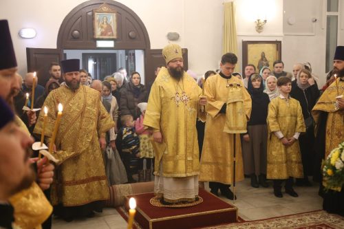 В канун дня памяти святителя Николая Чудотворца архиепископ Егорьевский Матфей совершил всенощное бдение в храме святителя Николая Мирликийского в Отрадном