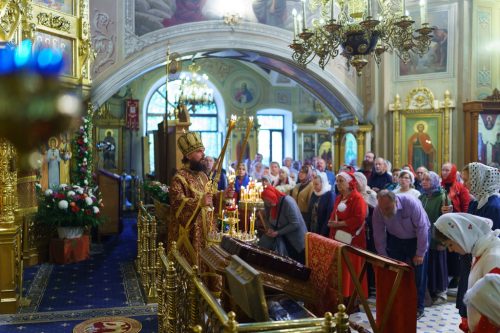 Митрополит Арсений совершил Божественную Литургию в храме святых мучениц Веры, Надежды, Любови и матери их Софии на Миусском кладбище