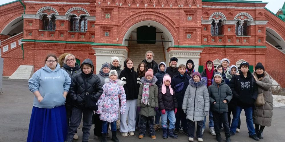 Храм Живоначальной Троицы в Останкино посетили воспитанники ЦССВ «Алые паруса»