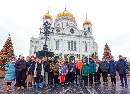 Подростки храма святых мучеников Адриана и Наталии в Бабушкине с экскурсией посетили Храм Христа Спасителя