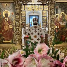 Митрополит Арсений совершил Божественную литургию в День Победы в храме Живоначальной Троицы в усадьбе Свиблово