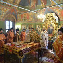 Митрополит Арсений возглавил Божественную литургию в день престольного праздника храма святых Бориса и Глеба в Зюзино