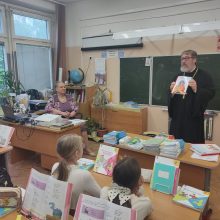 Настоятель храма Казанской иконы Божьей Матери в Лосиноостровской встретился с учениками 4-х классов школы № 1955