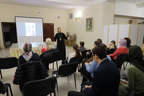 Показ фильма «Вестники Откровения» об уличной миссии храма иконы Божьей Матери «Неопалимая Купина» в Отрадном 