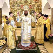 Митрополит Арсений возглавил всенощное бдение в храме Живоначальной Троицы в усадьбе Свиблово