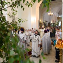 Митрополит Арсений возглавил Литургию в день престольного праздника храма Сошествия Святаго Духа на Лазаревском кладбище