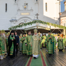 В канун праздника обретения мощей преподобного Сергия Радонежского митрополит Арсений сослужил за всенощным бдением Святейшему Патриарху Кириллу в Троице-Сергиевой лавре