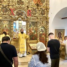 В день памяти святых Царственных страстотерпцев митрополит Арсений совершил Литургию в храме Живоначальной Троицы в усадьбе Свиблово