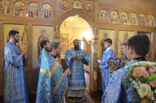 21 июля 2021 года, в среду управляющий Северо-Восточным и Юго-Восточным викариатствами  Архиепископ Егорьевский Матфей совершил Литургию в храме святителя Макария, митрополита Московского и всея Руси в Лосиноостровской