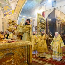 В празднование Собора Псковских святых митрополит Арсений сослужил за Литургией в Свято-Троицком кафедральном соборе Пскова