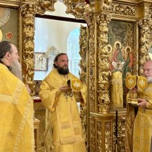 В Неделю 7-ю по Пятидесятнице митрополит Арсений совершил Литургию в храме Живоначальной Троицы в усадьбе Свиблово