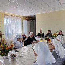 Настоятель храма Торжества Православия в Алтуфьево протоиерей Сергий Кляев встретился с сестрами милосердия в Луганске