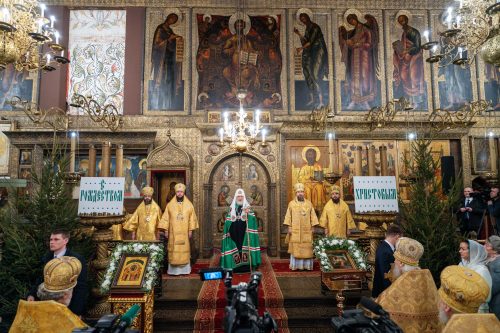 В праздник Собора Пресвятой Богородицы митрополит Арсений сослужил Святейшему Патриарху Кириллу за Литургией в Успенском соборе Московского Кремля