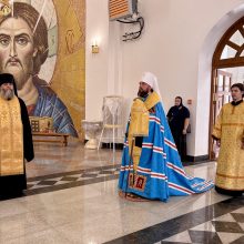Митрополит Арсений возглавил всенощное бдение в храме Успения Пресвятой Богородицы в Останкино