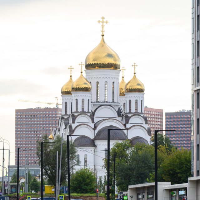 Архиерейская Божественная литургия в храме Успения Пресвятой Богородицы в Останкино