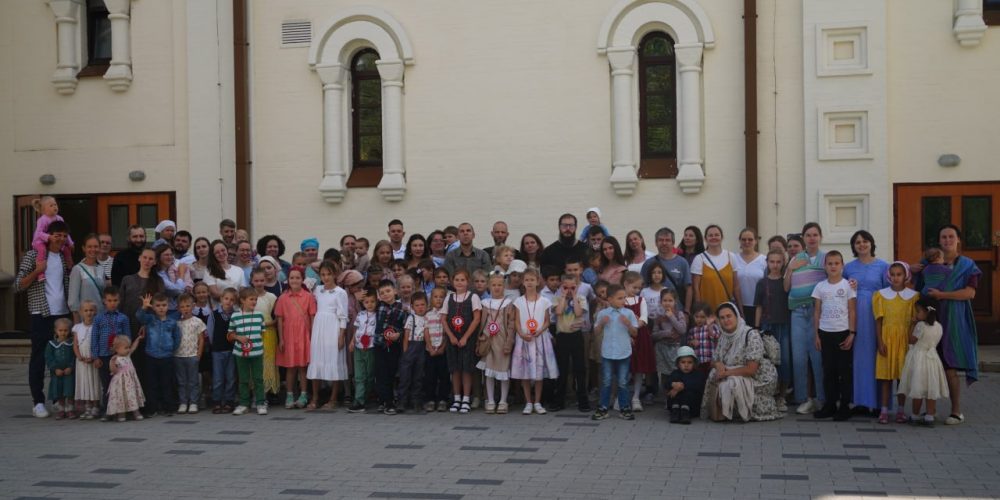 В храме иконы Божией Матери «Неопалимая Купина» в Отрадном прошла встреча православного сообщества родителей «Смотрите шире»