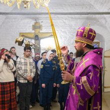 Митрополит Арсений совершил Божественную литургию при участии молодежи в нижнем приделе во имя святителя Тихона, Патриарха Московского и всея России, храма Тихвинской иконы Божией Матери в Алексеевском