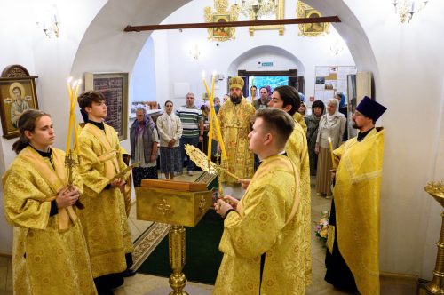 Накануне Недели 10-й по Пятидесятнице митрополит Арсений возглавил всенощное бдение в храме Живоначальной Троицы в усадьбе Свиблово