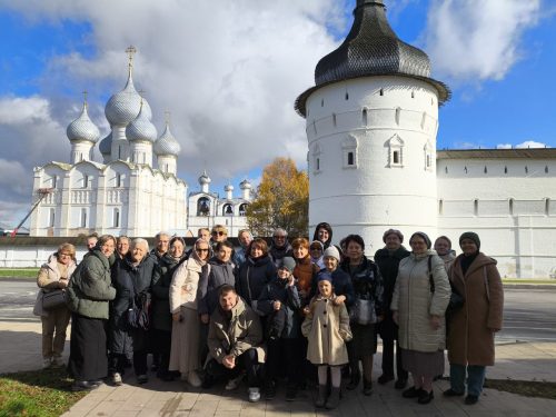 Прихожане храма Казанской иконы Божией Матери в Лосиноостровской побывали в Ростове Великом