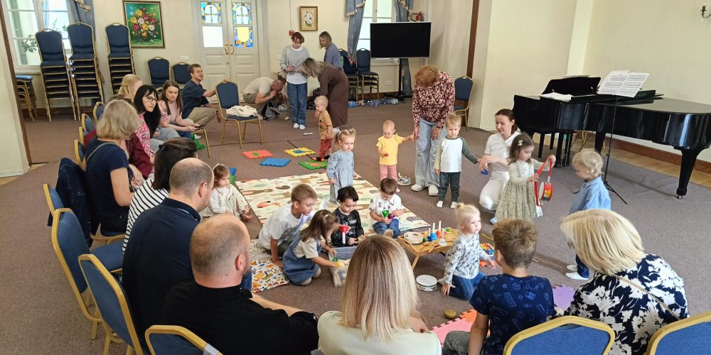 В усадьбе Свиблово состоялся интерактивный концерт классической музыки для самых маленьких зрителей и их родителей